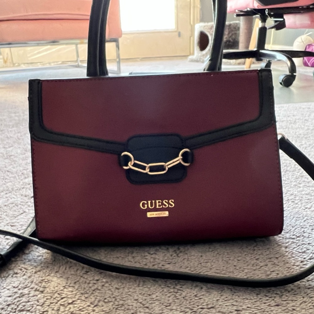 Guess purse